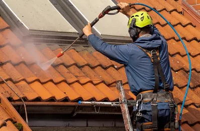 Démoussage et hydrofuge de toiture à Amanvillers